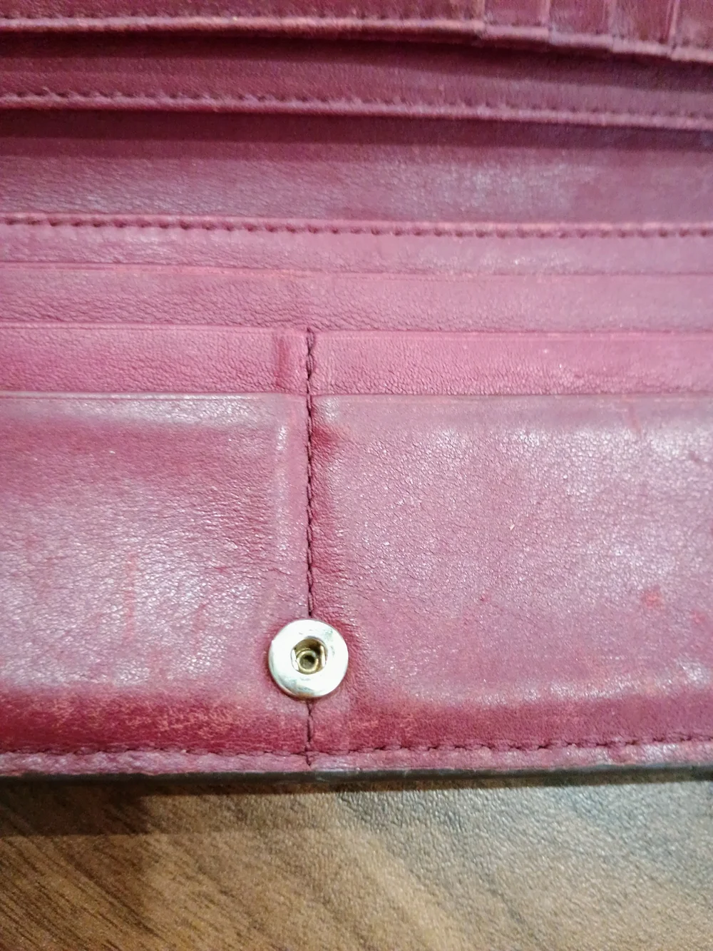 Tory Burch Patent Leather Zip Wallet in Light Cream with Gold Logo